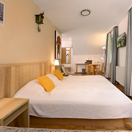 Hotel-Bio Gasthaus Am Felsenkeller Staufen im Breisgau Bagian luar foto