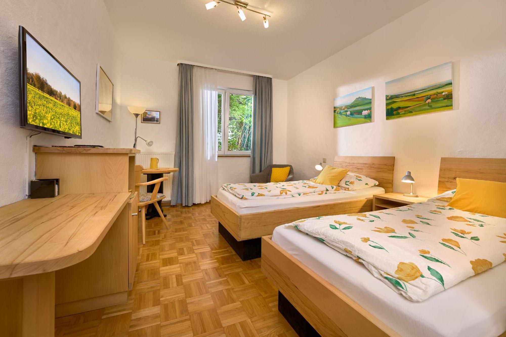 Hotel-Bio Gasthaus Am Felsenkeller Staufen im Breisgau Bagian luar foto